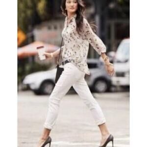 CAbi #5490 White Slim Boyfriend Woodstock Embroidered Floral Jeans Size 2